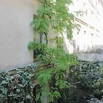 Pretty Love Nest Close To Pere-Lachaise