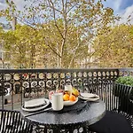 Residense Notre Dame De Paris By Studio Prestige