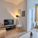 CV2 Charming apartment at République - 6P