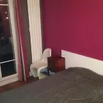 Guest House Dans Appartement Sur Paris