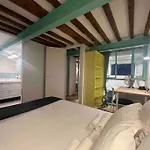 Paris Le Marais Duplex