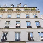 Apartment Center Of Paris By Studio Prestige