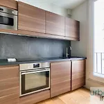 Urban Flat 70 - Authentic 3Bdr Parisian Flat