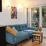 New Cocoon With Garden Near Buttes-Chaumont