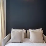 The Blue Suite Downtown Montmartre