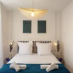 The Blue Suite Downtown Montmartre