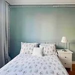Renewed And Well-Decorated Apartment In Paris 12Th
