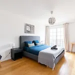 Luxurious 2 Bedroom Arc De Triomphe Grande Armee
