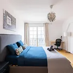 Luxurious 2 Bedroom Arc De Triomphe Grande Armee