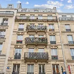 Spacious Apartement \'Canal Saint Martin\' For 6 By Weekome