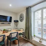 Apartment Centrer Of Paris By Studio Prestige