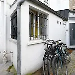 2 Bed Modern Fully Furnish Flat,Close To Buttes Chaumon Park
