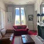 3 bedroom Luxury Eiffel Tower View Apartment