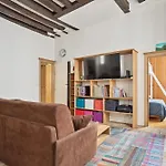Appartement au coeur du Marais à Paris by Weekome