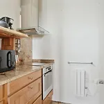 Appartement au coeur du Marais à Paris by Weekome