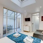 244-Suite Saint Dominique