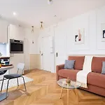 Montmartre 2 Pieces