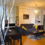 Paris 16 -Near Champs-Elysees 75M2