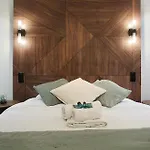 Studio Sacre Coeur By Studio Prestige