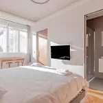 Stylish Flat 2 Bedr By Champs Elysees