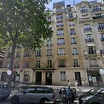 Appartement 2 Pieces A Paris Ecole Militaire Champ De Mars Tour Eiffel