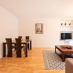 Cosy & Well-Connected 1Bd Apartmentsaint Lazare