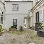 Apartment Saint Germain Des Pres By Studio Prestige