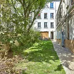 Calme Et Verdure A Paris
