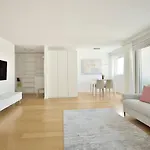 Magical Modern Apartment Eiffel Tower, Paris The Million Dollar View