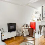 Nid Artistique Et Cosy Au Coeur De St Germain Des Pres, Paris 6