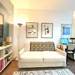 Tres Joli Studio En Plein Coeur Du 11Eme