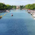 Studio Tout Equipe Bassin De La Vilette Centre Paris