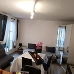 Bel Appartement F2 Avec Terrasse Paris