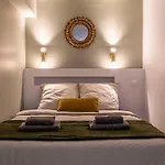 Design And Quiet Studio On Wooded Courtyard !