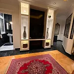 Appartement Cosy Sur Les Champs-Elysees Renoved