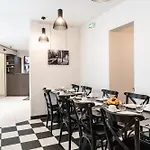 Hotel De Flore - Montmartre