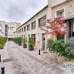33 - Flat Av Des Champs-Elysees
