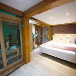 Vip Paris Yacht Hotel & Spa
