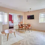 Appartement 2 Chambres Place Pereire 75017 - III