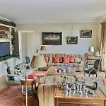 Paris : Grand Appartement Calme Et Terrasse