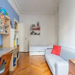 Veeve - The Artist\'S Residence