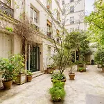 Marais Place des Vosges Sevigne