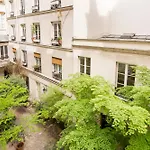 Marais Place des Vosges Sevigne