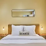 Apartment Center Of Paris By Studio Prestige