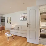 Apartment Center Of Paris By Studio Prestige