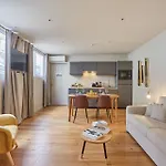 Apartment Center Of Paris By Studio Prestige