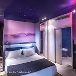 Apostrophe Hotel
