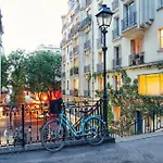 Relax In A Stylish Flat In Montmartre