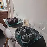 Home Paris Tour Eiffel