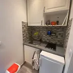 Small Studio Near Eiffel Tower